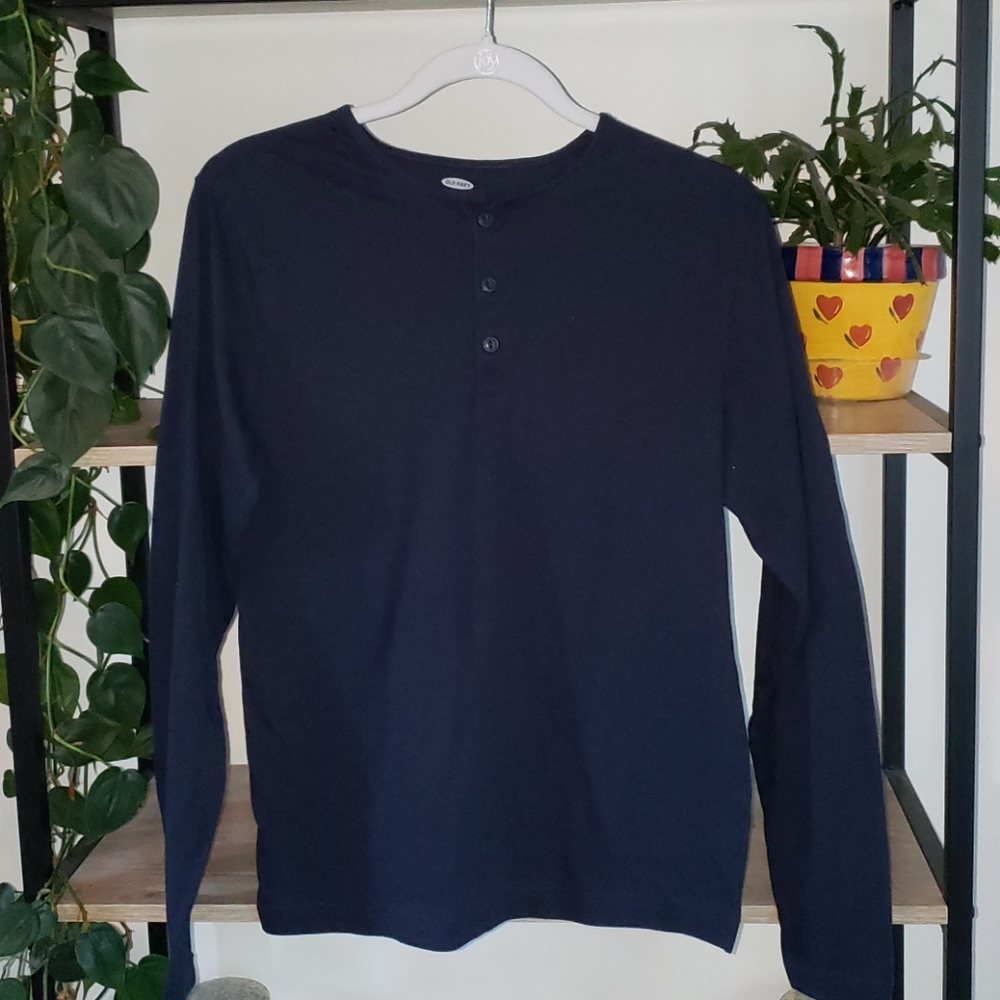 Old Navy Long Sleeved T-Shirt
